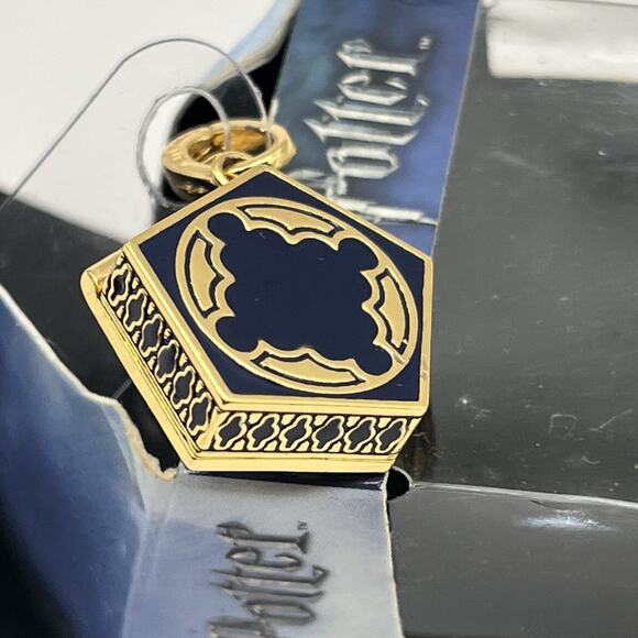 Harry PotterLumos HP Charm # 19 - Chocolate Frog DAMAGED BOX AS IS READ DESCRIPT - Picture 5 of 16